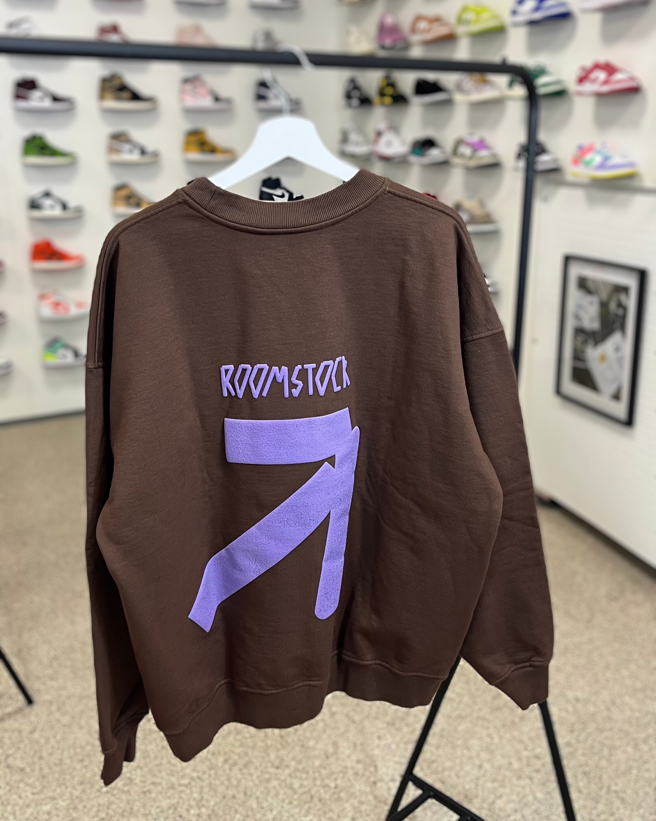 ROOMSTOCK 8th Anniversary Edition crewneck CHOCOLATE