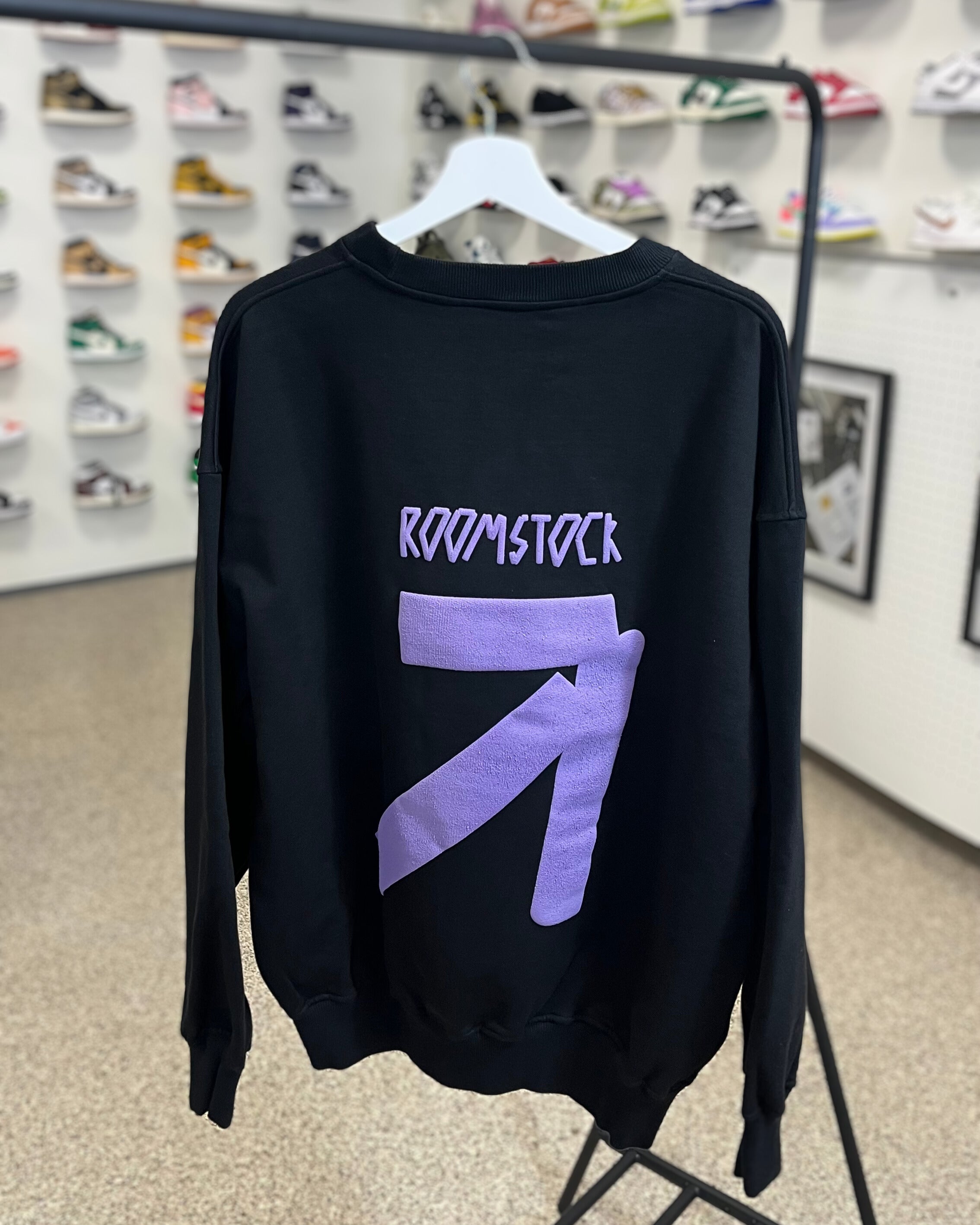 ROOMSTOCK 8th Anniversary Edition crewneck BLACK